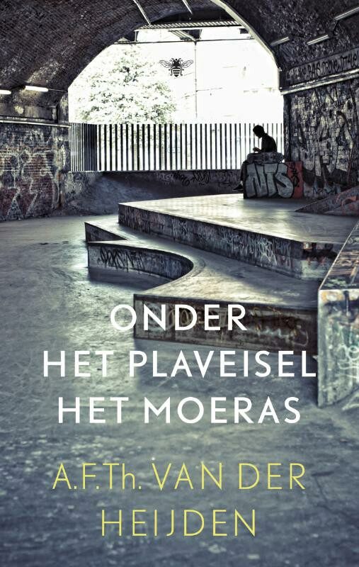 Omslag van De tandeloze tijd 3,2 - Onder het plaveisel het moeras