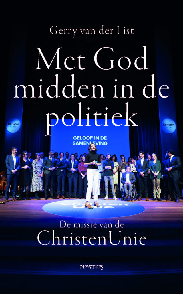 Omslag van Met God midden in de politiek