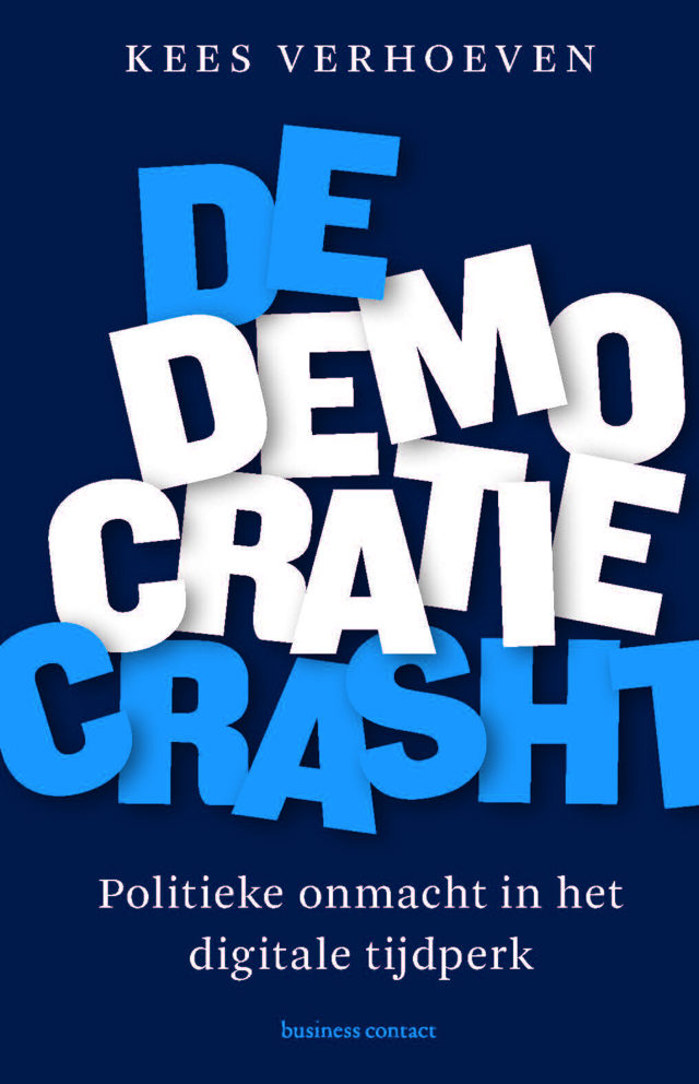 Omslag van De democratie crasht